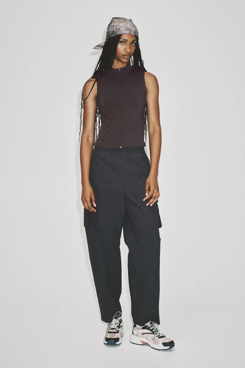 Slim Fit Running gilet with SculptMove™