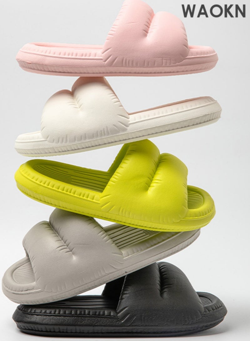 أحذية استحمام للنساء: صنادل وشباشب صيفية مانعة للانزلاق. مثالية كأحذية شاطئية، وشباشب حمام، وأحذية داخلية نسائية بنعل سميك. تصميم مانع للانزلاق يضمن السلامة في المناطق الرطبة. متعددة الاستخدامات للاستحمام، والشاطئ، والحمام، أو للاستخدام الداخلي - تجمع بين الأناقة والعملية في الصيف.