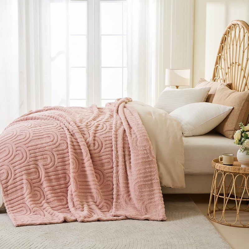 Wajade Fleece Throw Blanket, Fluffy Faux Fur Blanket for Bed Sofa Couch, Soft Warm Thick Blanket,Pink 178x203 - Image 5