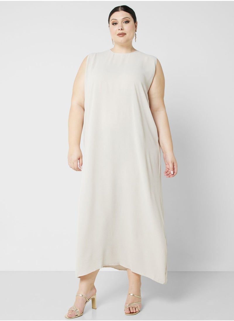 Hayas Closet Curve - Embroidery Detail Abaya - Image 1