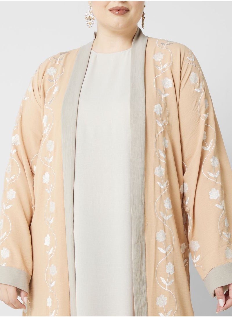 Hayas Closet Curve - Embroidery Detail Abaya - Image 1