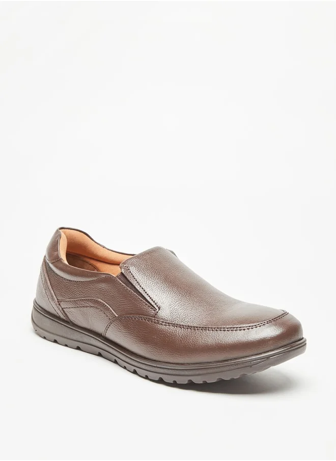 لو كونفورت Men Textured Slip-On Loafers