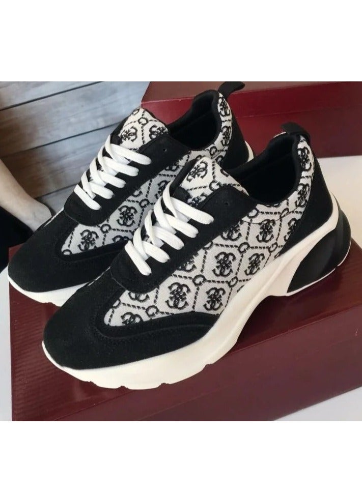 جس حذاء رياضي جس للنساء باللونين الاسود والابيض - Image 1