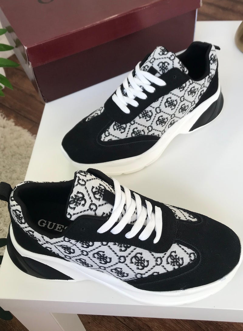 جس حذاء رياضي جس للنساء باللونين الاسود والابيض - Image 2