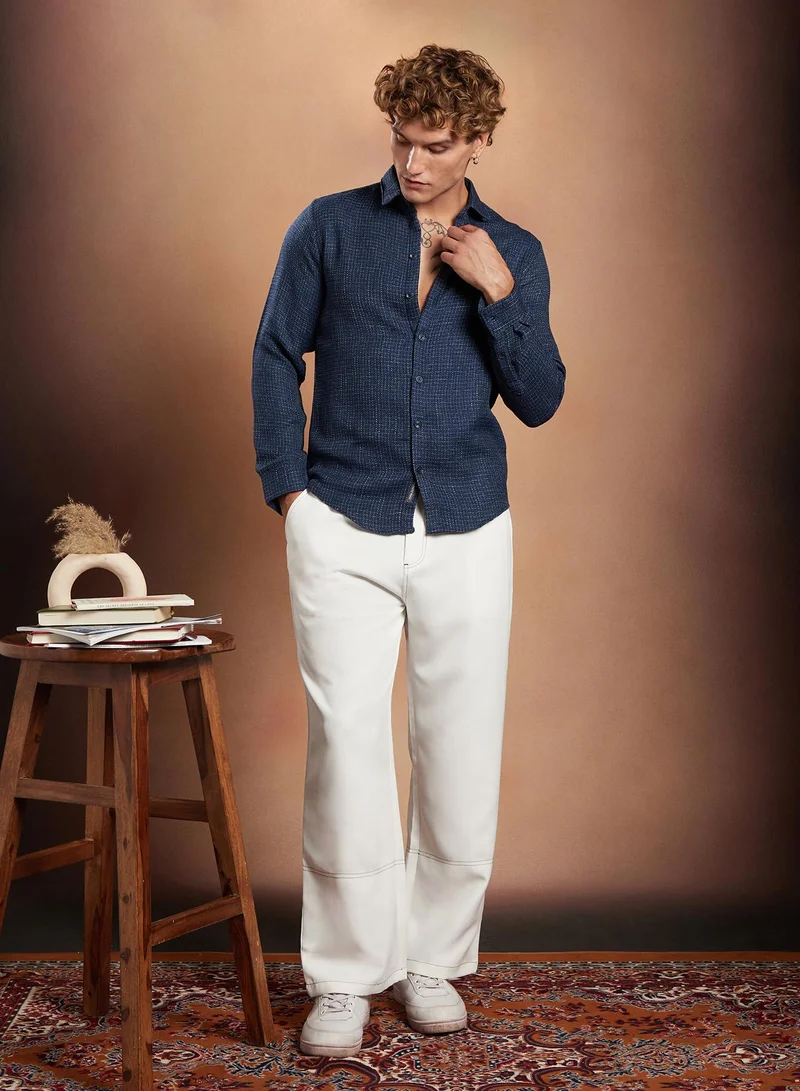 Campus Sutra Campus Sutra Men's Indigo Blue Grid-Weave Regular Shirt For Casual Wear | Spread Collar | Long Cuffed Sleeves | Button Closure | Shirt Crafted With Comfort Fit For Everyday Wear
