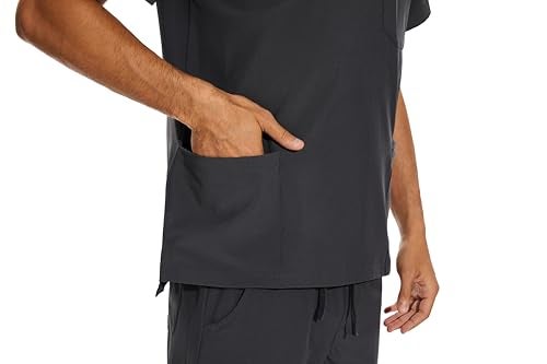COZYFIT طقم سكرابز للرجال من COZYFIT - قميص سكراب بفتحة عنق على شكل V وسروال جوجر مع 8 جيوب، حزام يوغا، مضاد للتجاعيد - رمادي داكن، L - Image 5