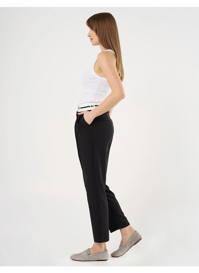 Kayra Logoed Carrot Cut Pants - Black