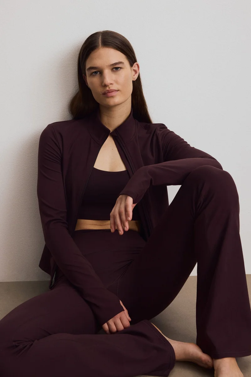 اتش اند ام جاكيت رياضي بسحّاب من نسيج سوفت موف