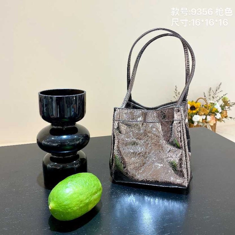 Niche Design Portable Vegetable Basket Large Capacity Commuter Tote Bag Genuine Leather Shoulder Wings Women'S Bag - Image 1
