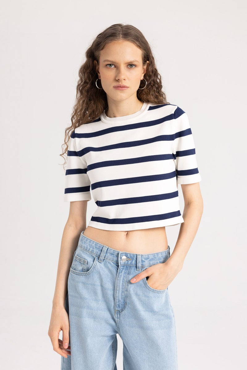 DeFacto Woman Fitted Crew Neck Striped Short Sleeve Pullover - Image 4