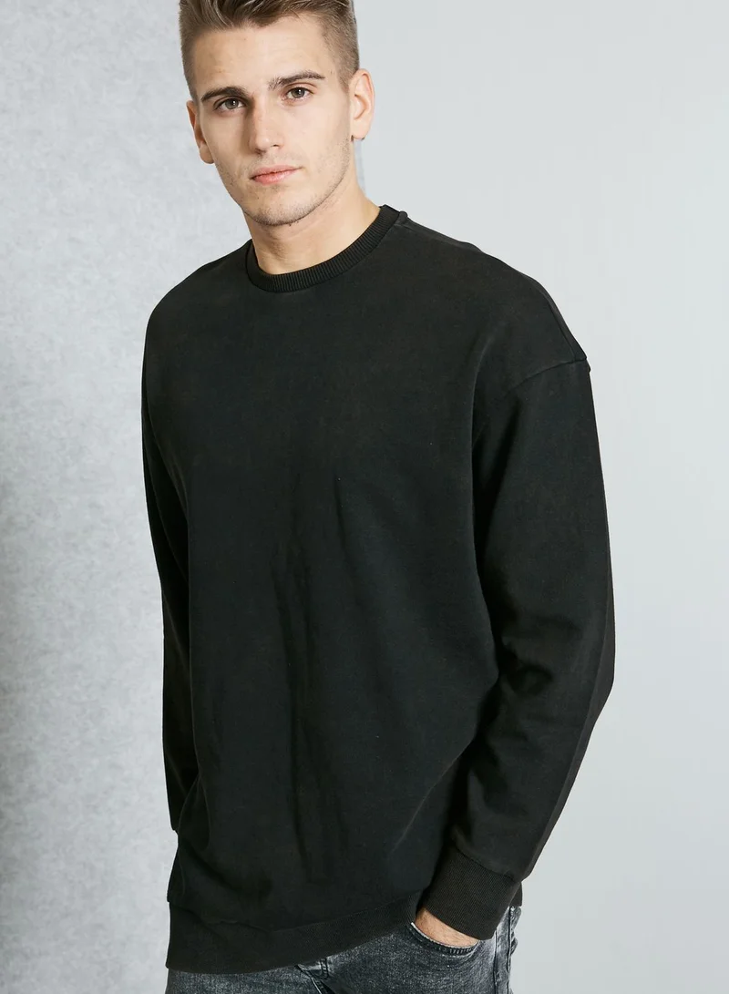 NEW LOOK No Escape back Print Swetashirt