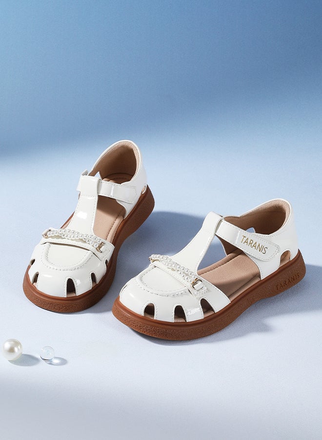 تارانيس أحذية أطفال من تارانيس، صنادل أنيقة مزينة باللؤلؤ على شكل حرف T للبنات، صنادل مغلقة من الأمام بتفاصيل لؤلؤية - Image 1