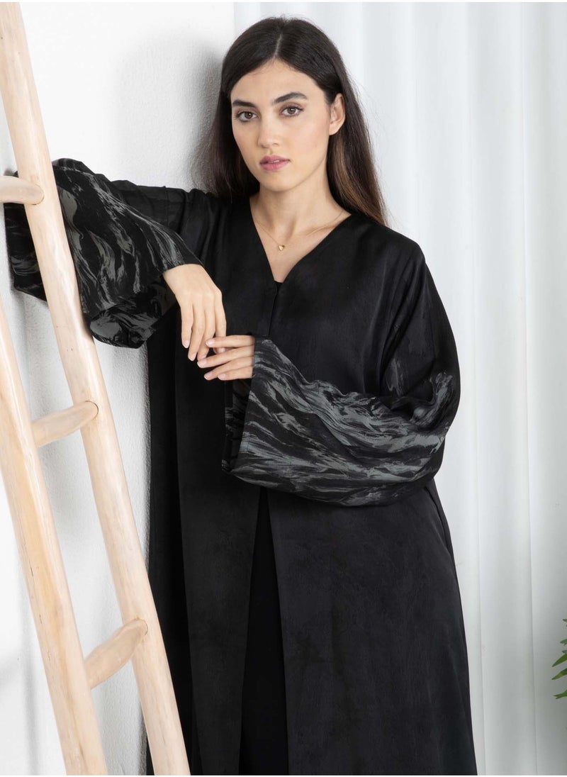 أم سكوير فاشن عباية سوداء بطبعة ذاتية مع شيلة - Image 4