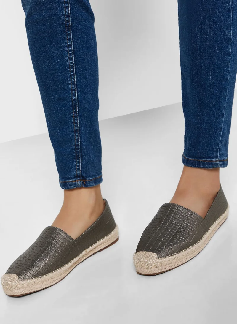 جينجر Textured Flat Espadrille