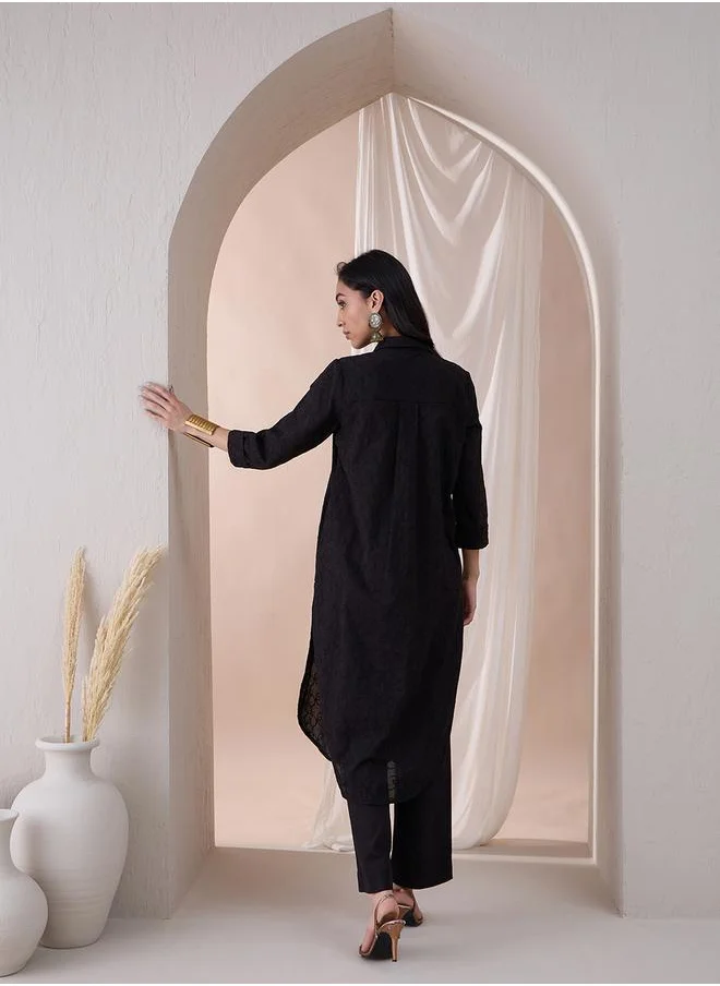 فيميلا Embroidered Mandarin Collar Tunic with Straight Pant Co-Ords