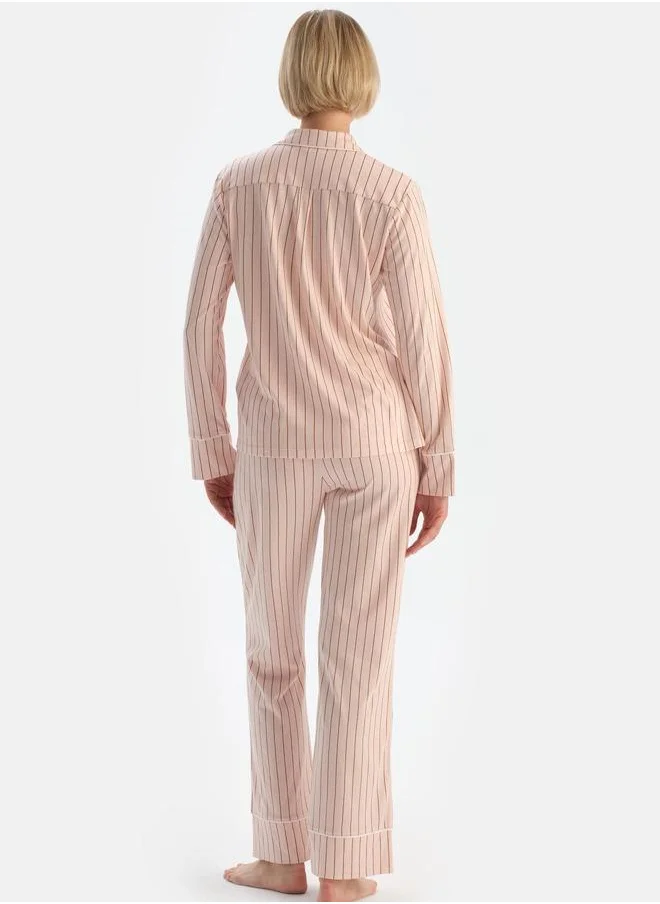 داجي Striped Shirt & Trousers Pajama Set Spread Collar Supreme Mid Rise Sleepwear