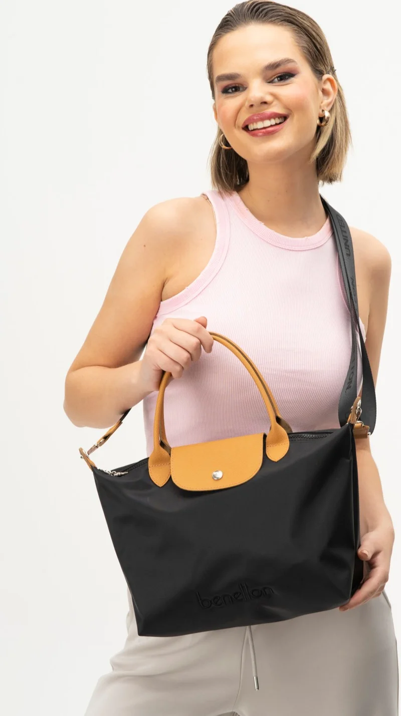 يونايتد كولورز أوف بينتيون Benetton Women's Handbag Black-Camel BNT1358