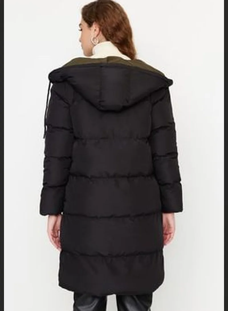 trendyol Black-Khaki Oversize Double-Sided Hooded Water-repellent Long Puffer Coat TWOAW23MO00052
