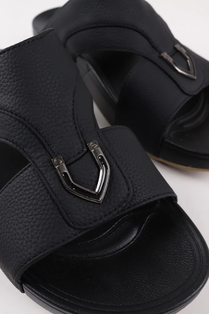 Viny black Viny Traditional Arabic Sandals for Men – Comfortable Slip-On Design – Everyday Wear – Black, White, Coffee for Men | Best Price UAE