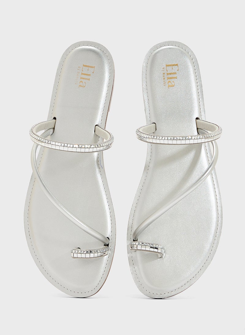 ايلا صندل مسطح بأصابع - Image 3