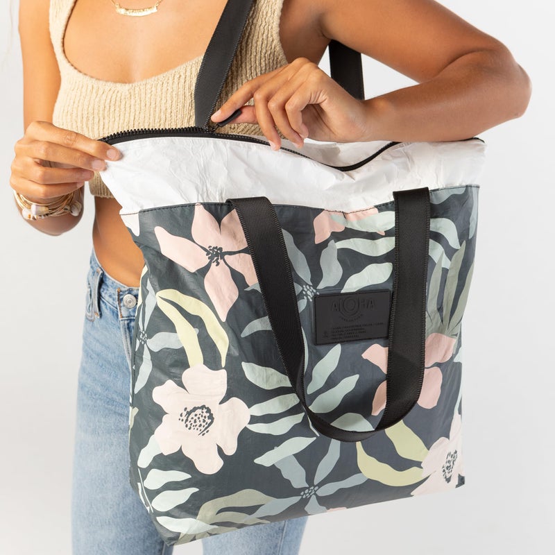 ALOHA Collection Day Tripper Tote Bag - Flora in Eve - Image 5