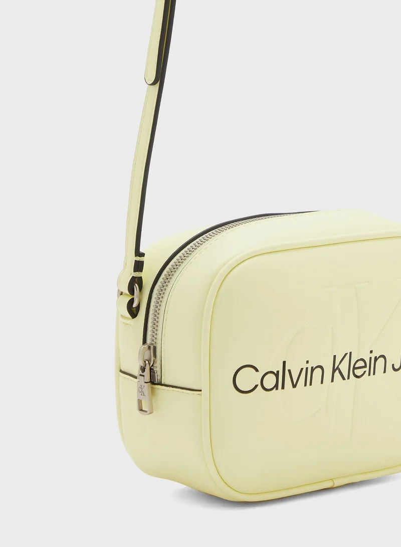 Calvin Klein Jeans Sculpted Camera Bag