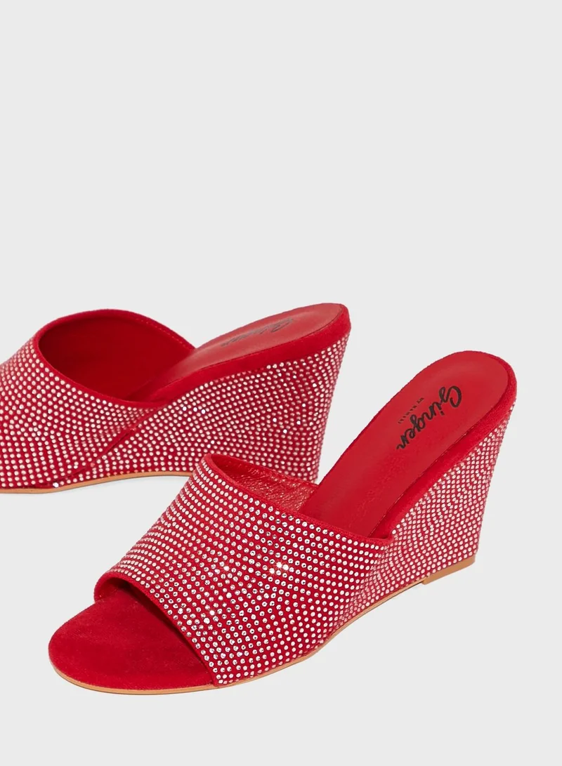 جينجر Embelisshed Wedge Sandals
