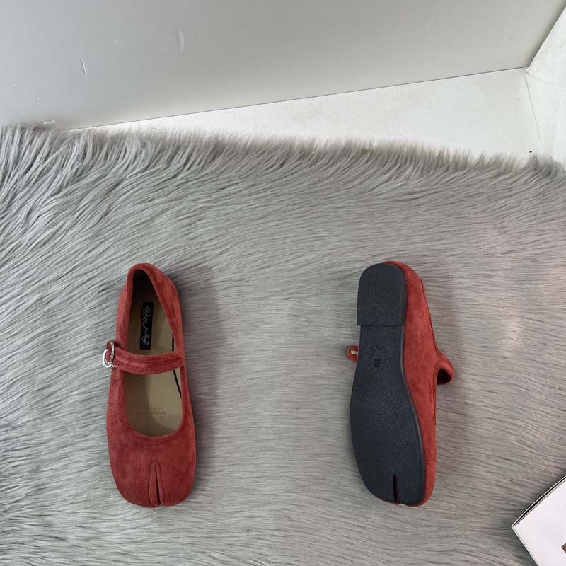 Retro style suede split toe pigs hoof shoes womens shoes 2024 new thick heel horseshoe pigs feet shoes spring and autumn boat shoes Red