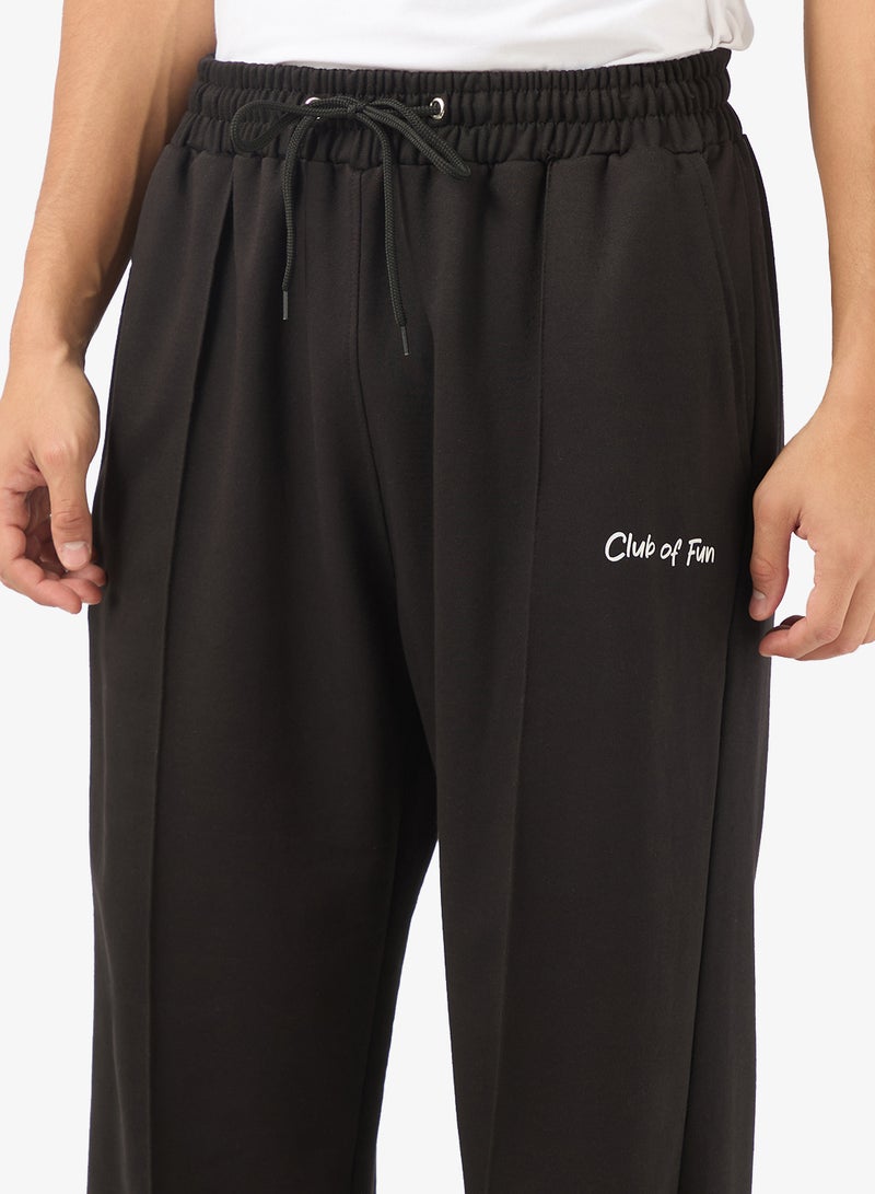 سفنتي فايف بيسيكس بنطلون رياضي بطبعات جرافيك وحافة مفتوحة - Image 4