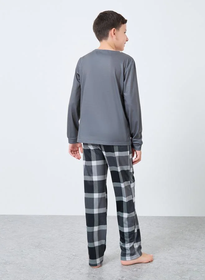 Styli Styli Teen Slogan T-Shirt and Checked Pyjama Set