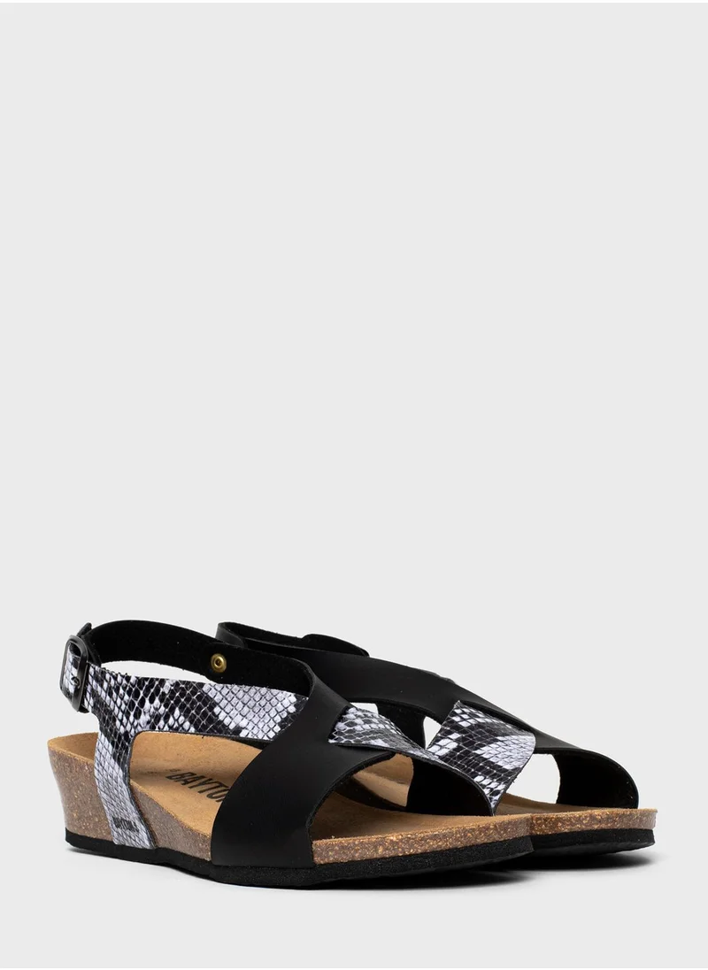 BAYTON Salamanque Strappy Mid Heel Wedges