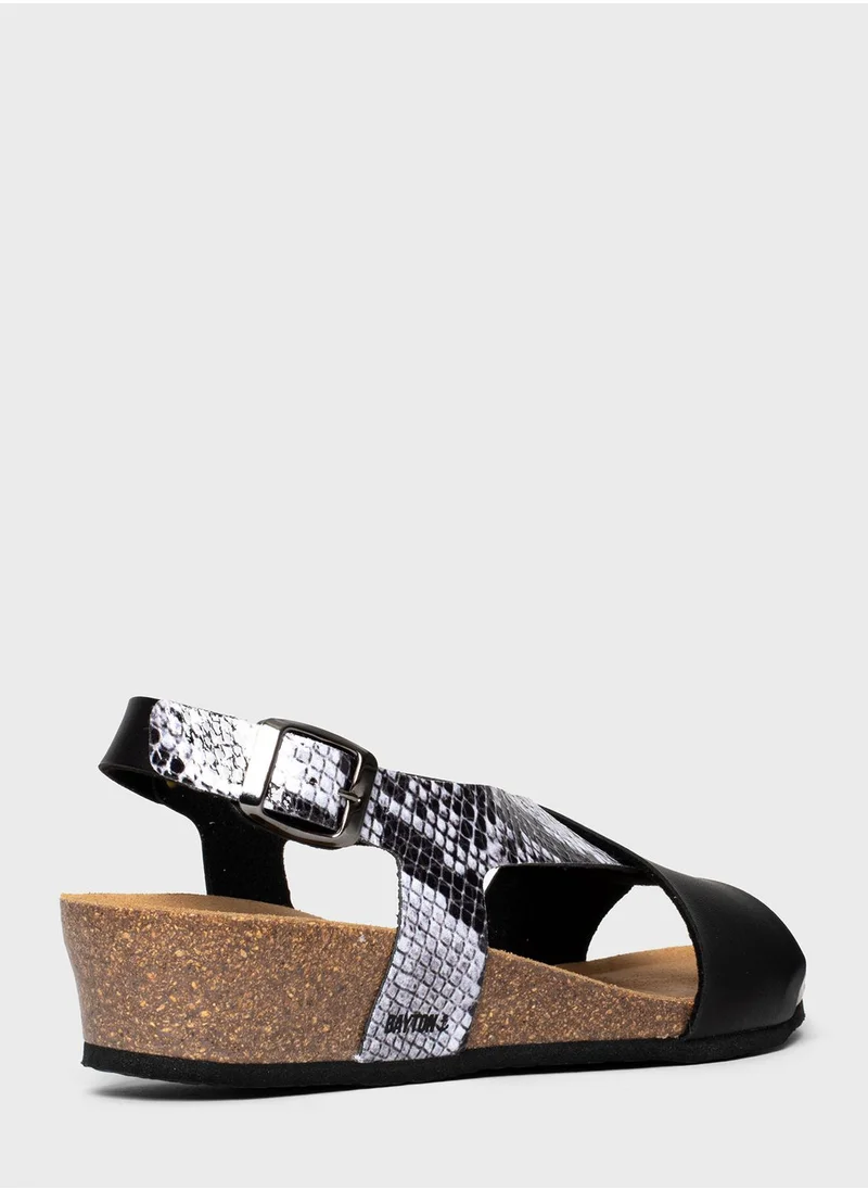 BAYTON Salamanque Strappy Mid Heel Wedges