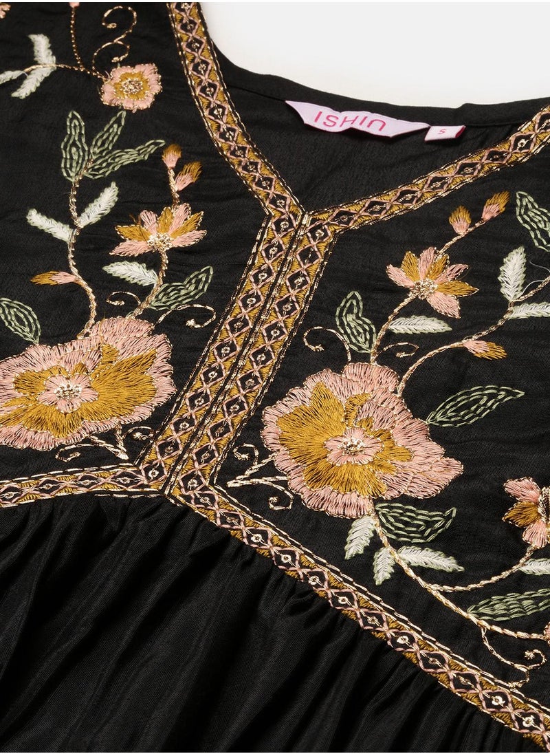 ISHIN - A-Line Fit Embroidered Pattern Round Neck Three-Quarter Sleeves BLACK Colour Woven Cotton Kurta Set for Women with Semi Elastic Closure - Elevate Your Fashion Game - Image 1