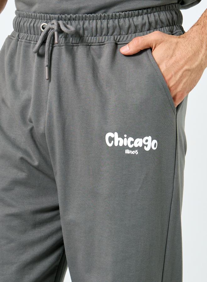 ستايلي طقم تي شيرت وبنطلون رياضي كبير الحجم بطبعة ستايلي شيكاغو - Image 5