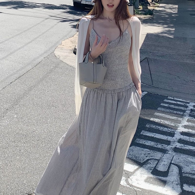 Women's Checkered V-Neck Sleeveless Maxi Dress - Image 1