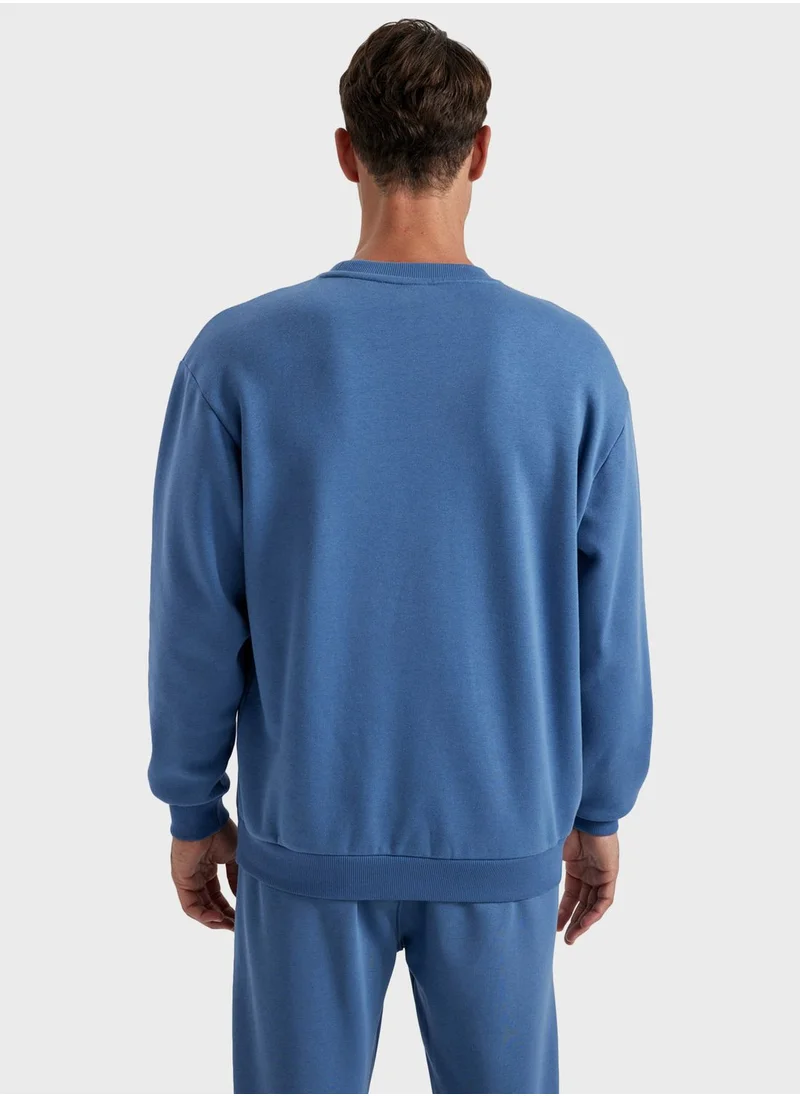 DeFacto Essential Crew Neck Sweatshirt