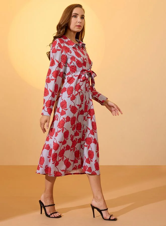 جلو باص فستان قميص ميدي بطبعة زهور وياقة قميص