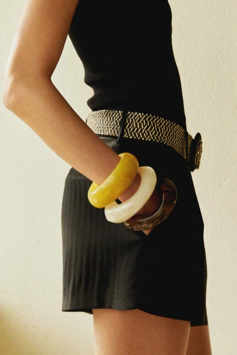 اتش اند ام شورت من التويل بحزام