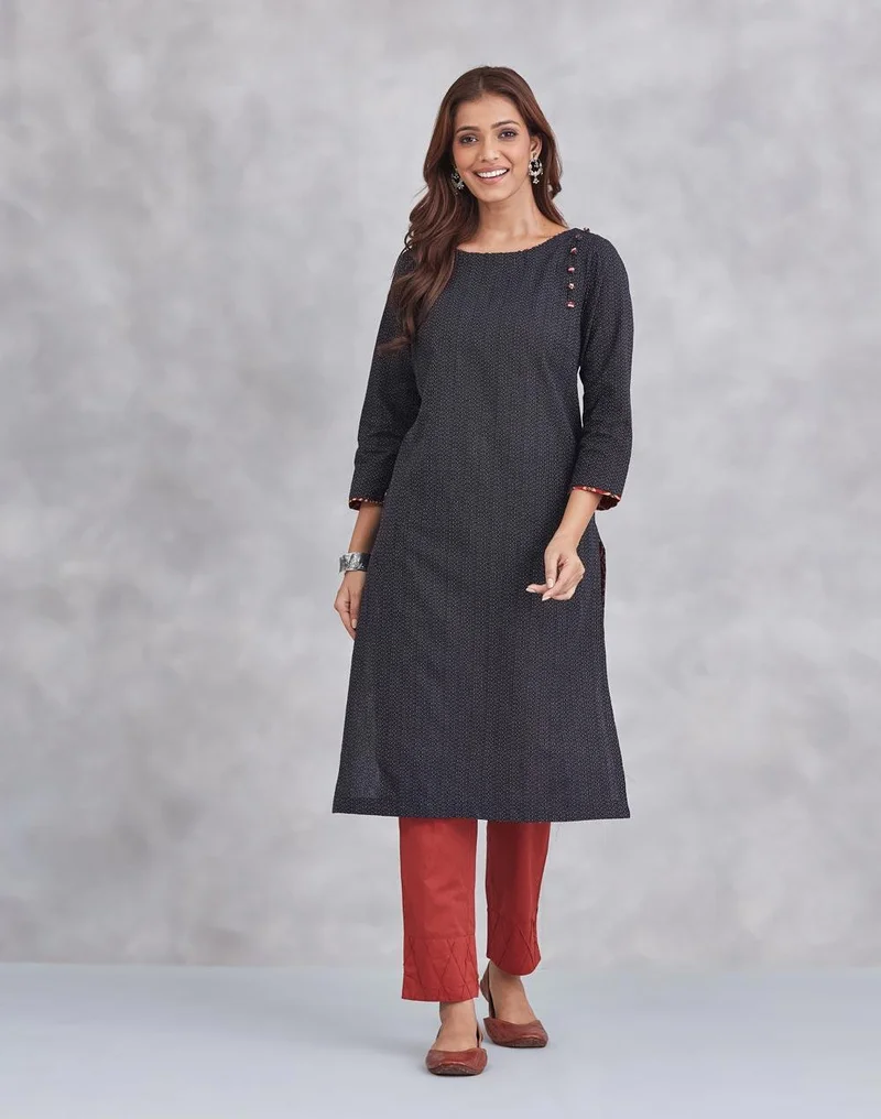 فاب انديا كُرتا قطن أسود بطول الركبة