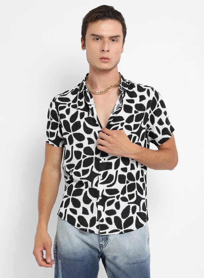 كامبوس سوترا Men's White & Black Contrast Block Shirt