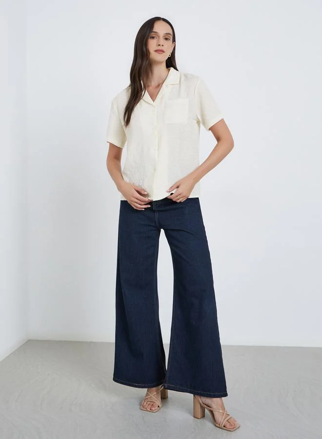 ستايلي قميص بأزرار بأكمام قصيرة من الجاكار بنقشة ستيلى