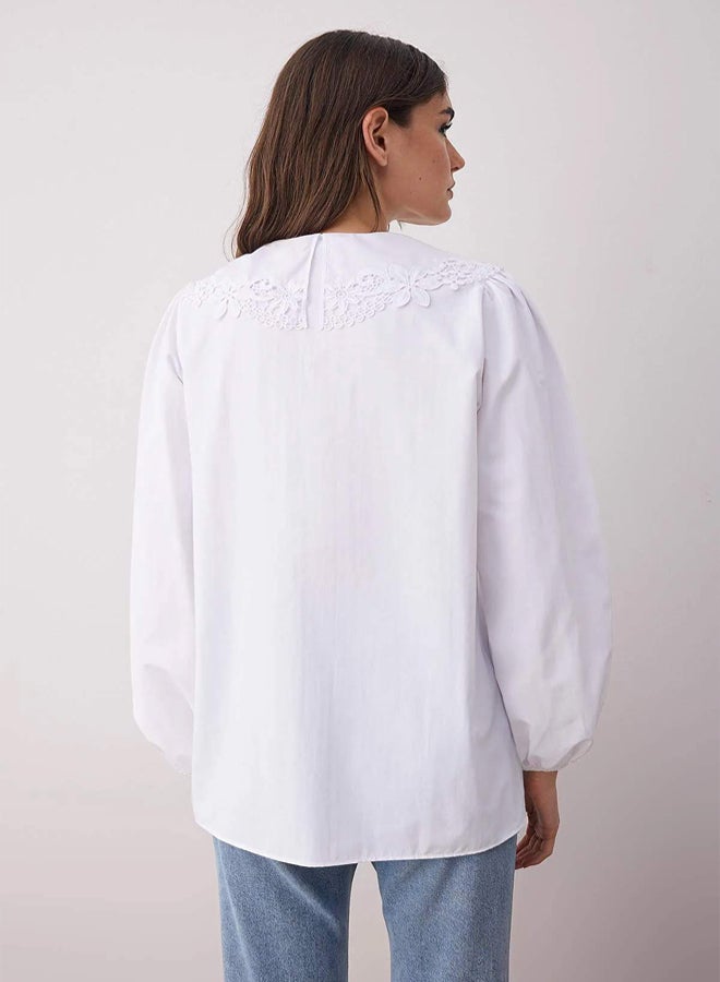 trendyol White Regular Terrycotton Plain Woven Collar with Lace Detail Hijab Shirt - Image 4