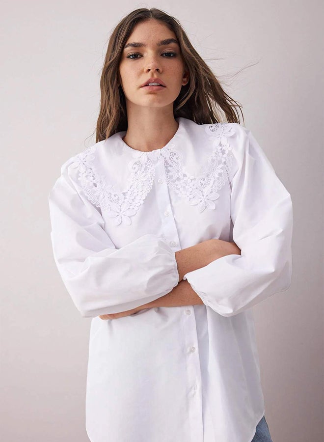 trendyol White Regular Terrycotton Plain Woven Collar with Lace Detail Hijab Shirt - Image 1