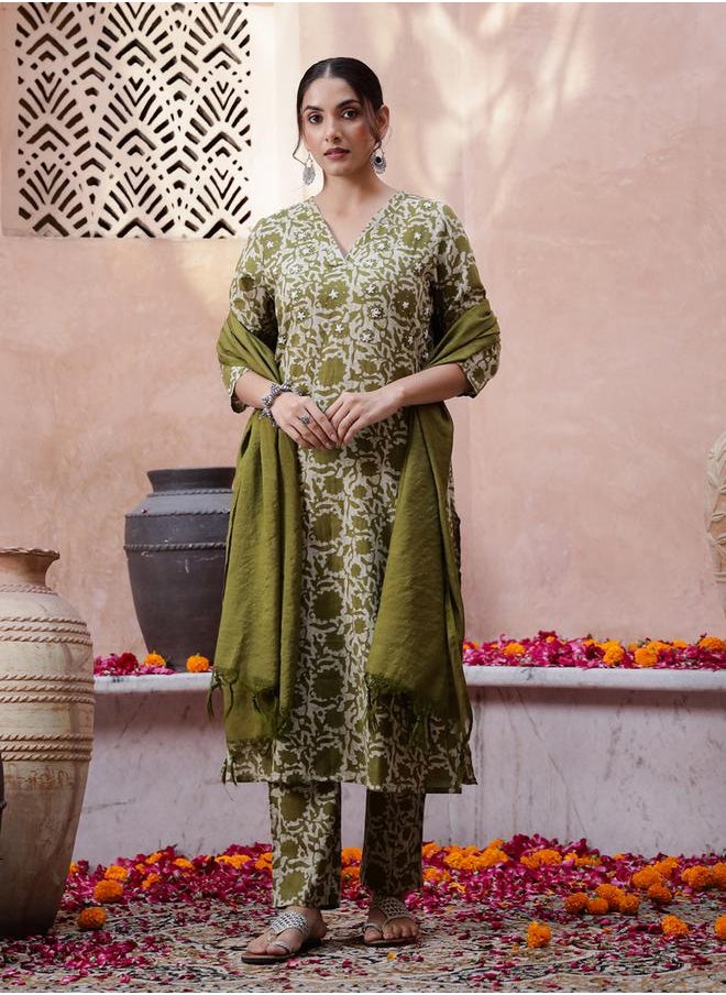 sanskrutihomes Floral Printed V-Neck Pure Cotton Kurta and Pants Set for Women by Styli  - Image 1