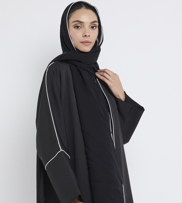 ROZA Casual Black abaya with contast piping - Image 3