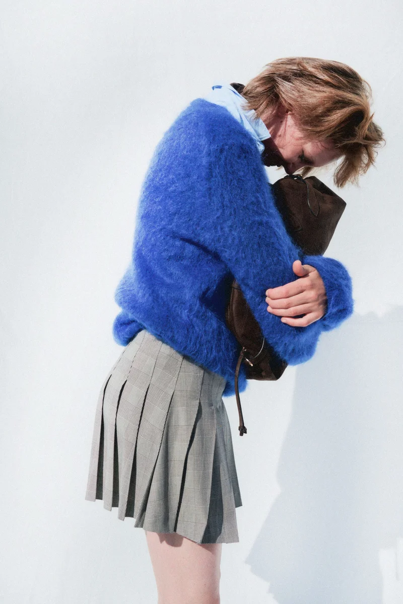 اتش اند ام تنورة ميني بكسرات