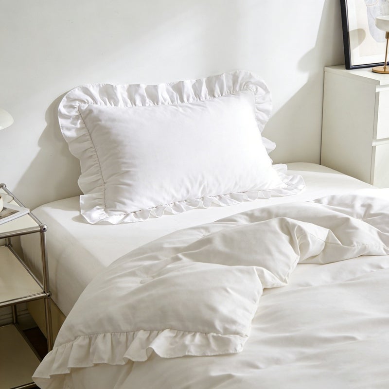A 2/3pcs French Romantic Style Duvet Cover with a Sweet And Delicate Ruffled Design, Made from Ultra-Soft, Wrinkle-Resistant Fabric in Pure White. This Bedding Is Easy to Care for And Includes a Duvet Cover And One Or Two Pillowcases - Image 1