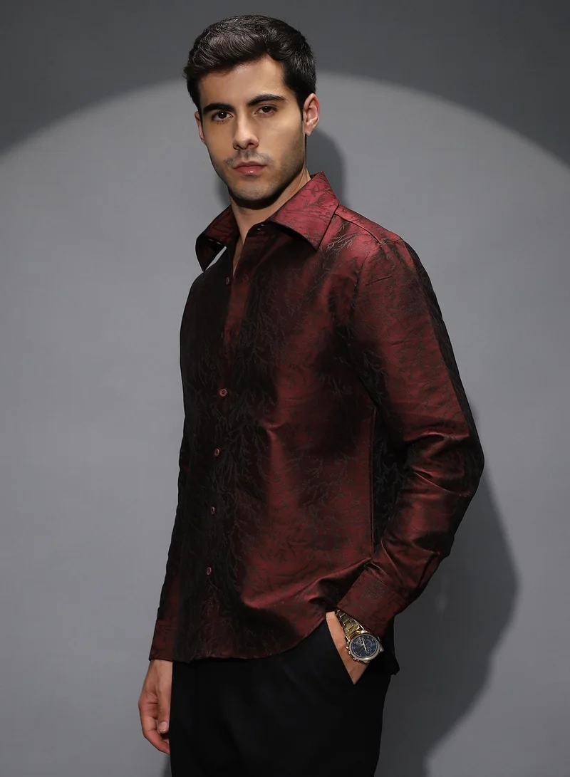Campus Sutra Men's Burgundy Red Foliage-Woven Shirt For Casual Wear | Spread Collar | Long Cuffed Sleeves | Button Closure | Shirt Shirt Crafted With Comfort Fit For Everyday Wear