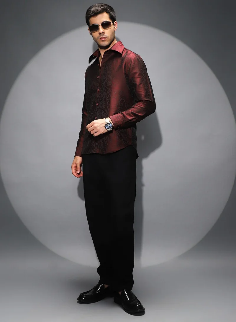 Campus Sutra Men's Burgundy Red Foliage-Woven Shirt For Casual Wear | Spread Collar | Long Cuffed Sleeves | Button Closure | Shirt Shirt Crafted With Comfort Fit For Everyday Wear