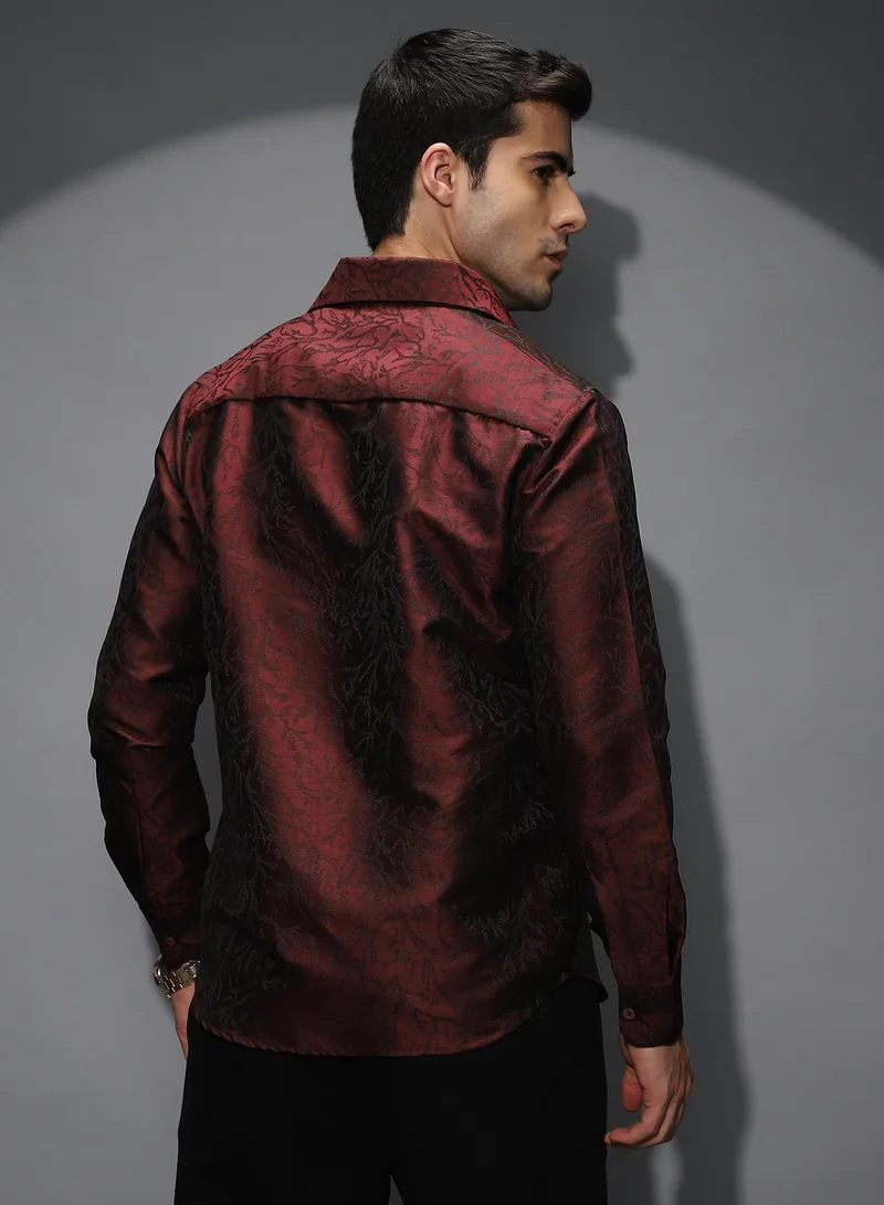 Campus Sutra Men's Burgundy Red Foliage-Woven Shirt For Casual Wear | Spread Collar | Long Cuffed Sleeves | Button Closure | Shirt Shirt Crafted With Comfort Fit For Everyday Wear